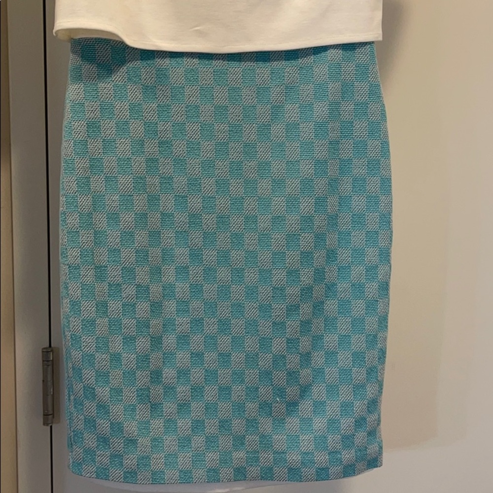 Classic dress - Picture 2 of 6